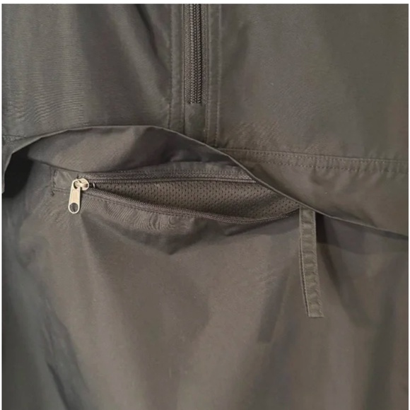 SOLIDCORE x CHAMPION BNWT Half-Zip Rain Poncho w/Hood in Black White Size S - Picture 8 of 9